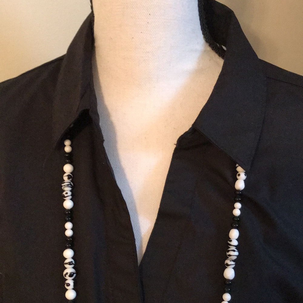 Lee Rider’s Black 3/4 sleeve blouse, XL. New w/o tags with vintage necklace - Picture 3 of 10